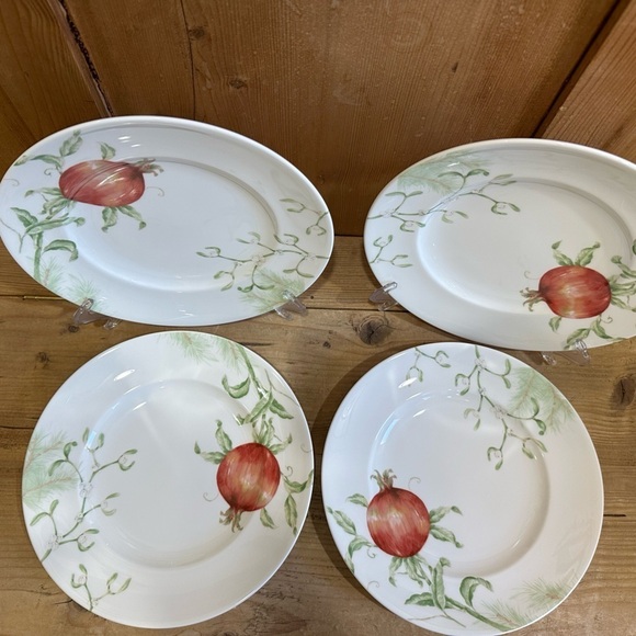 LENOX Winter Garden Pomegranate with Mistletoe Salad Plates Set Of 4 - Picture 3 of 5
